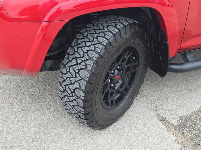Used 2023 Toyota 4Runner SR5 AWD/4WD image 32