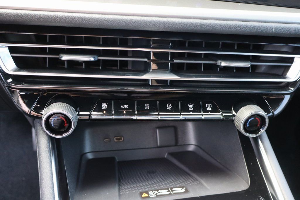 New 2026 Chevrolet Traverse LT w/ Driver Confidence Package image 12