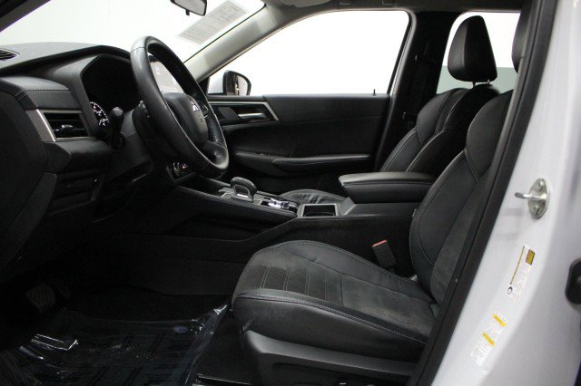 Used 2022 Mitsubishi Outlander SE image 7