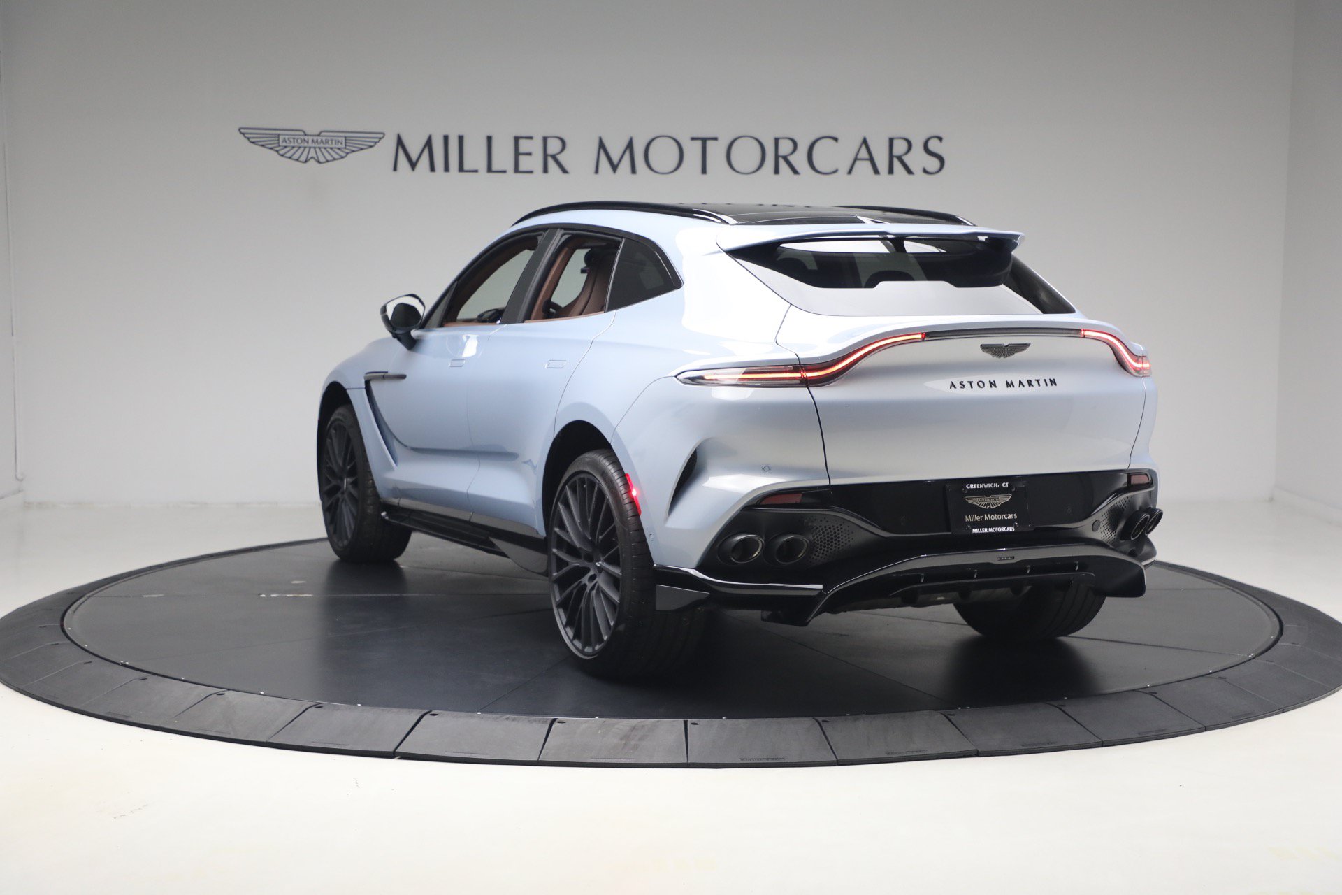 Used 2026 Aston Martin DBX 707 AWD/4WD image 5