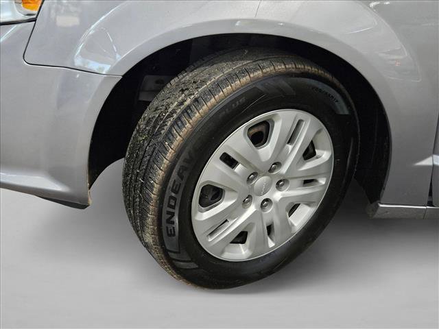Used 2019 Dodge Grand Caravan SE w/ UConnect Hands-Free Group image 22