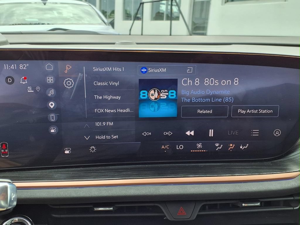 Used 2025 Buick Envision Sport Touring AWD/4WD image 8
