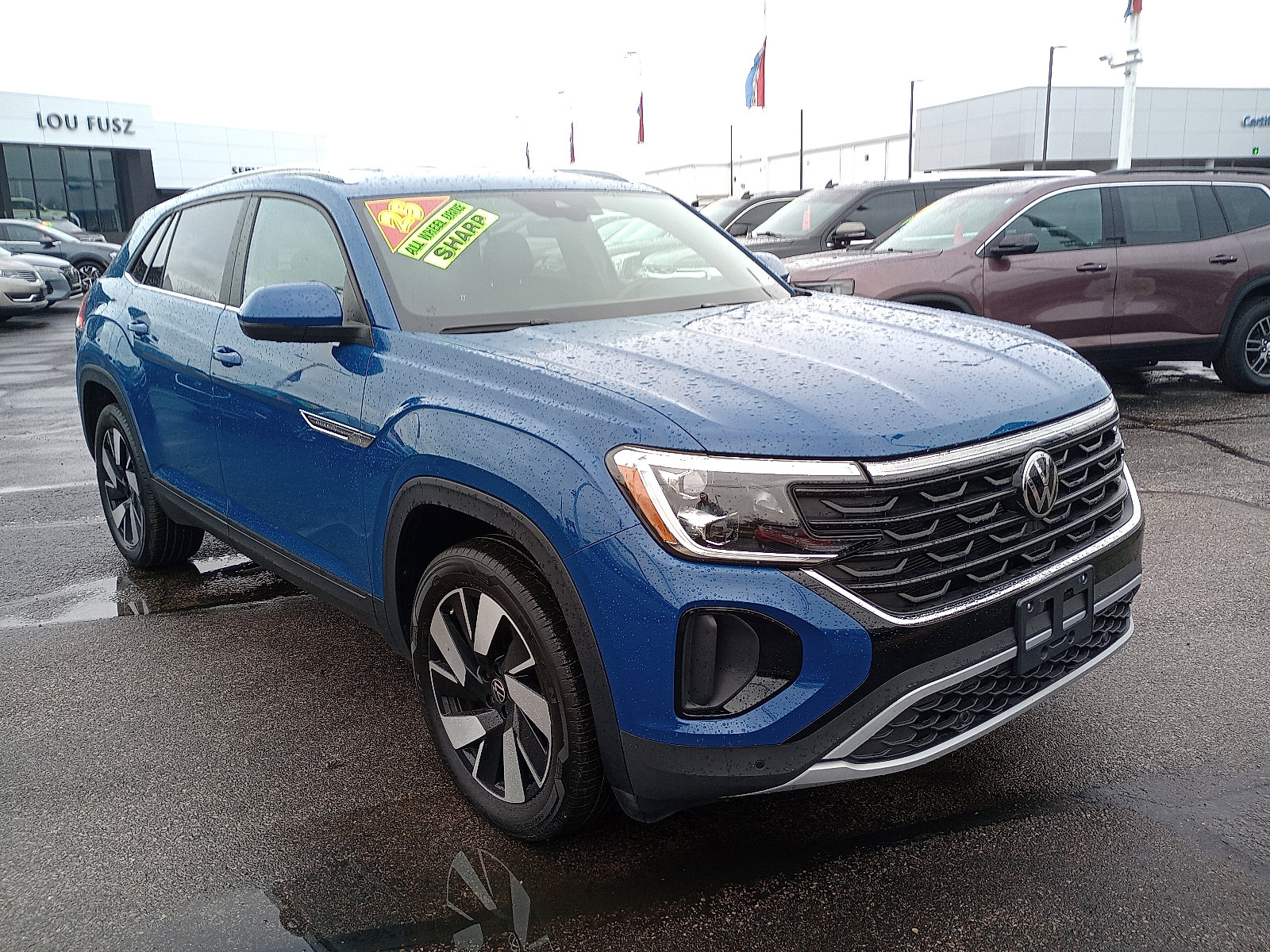 Used 2025 Volkswagen Atlas Cross Sport SE image 1