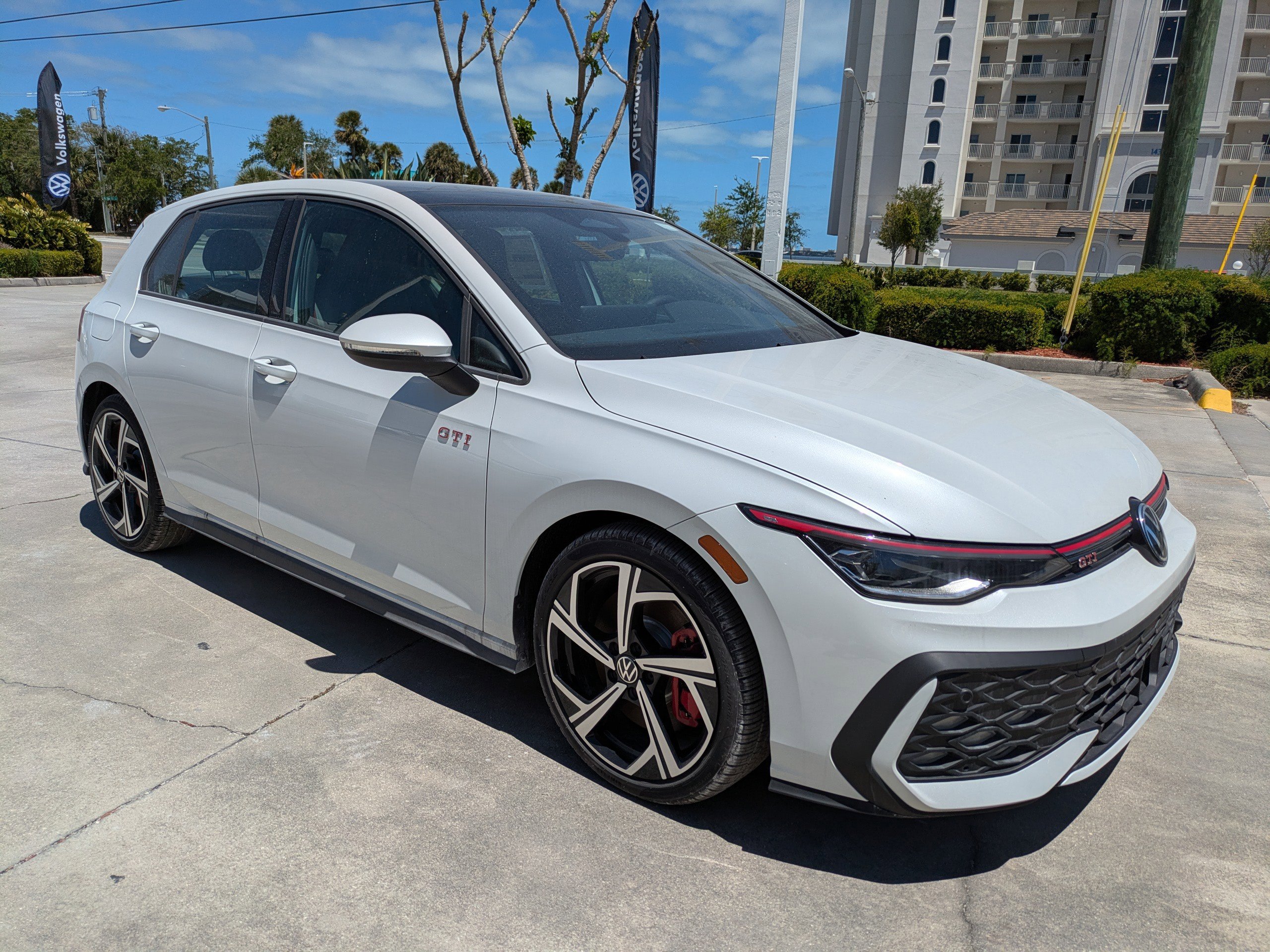 New 2026 Volkswagen GTI SE FWD image 2