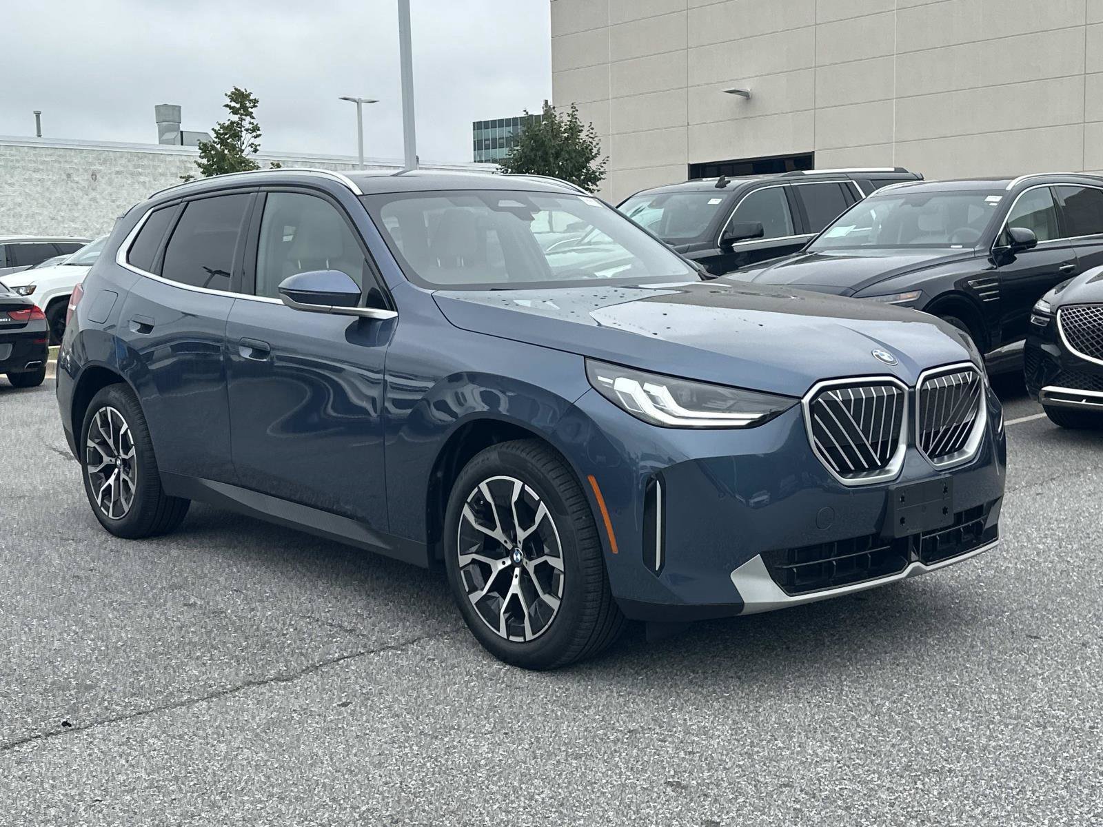 Used 2025 BMW X3 xDrive30i w/ Convenience Package AWD/4WD image 5