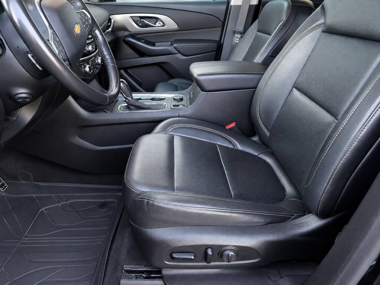 Used 2019 Chevrolet Traverse Premier w/ Redline Edition FWD image 13