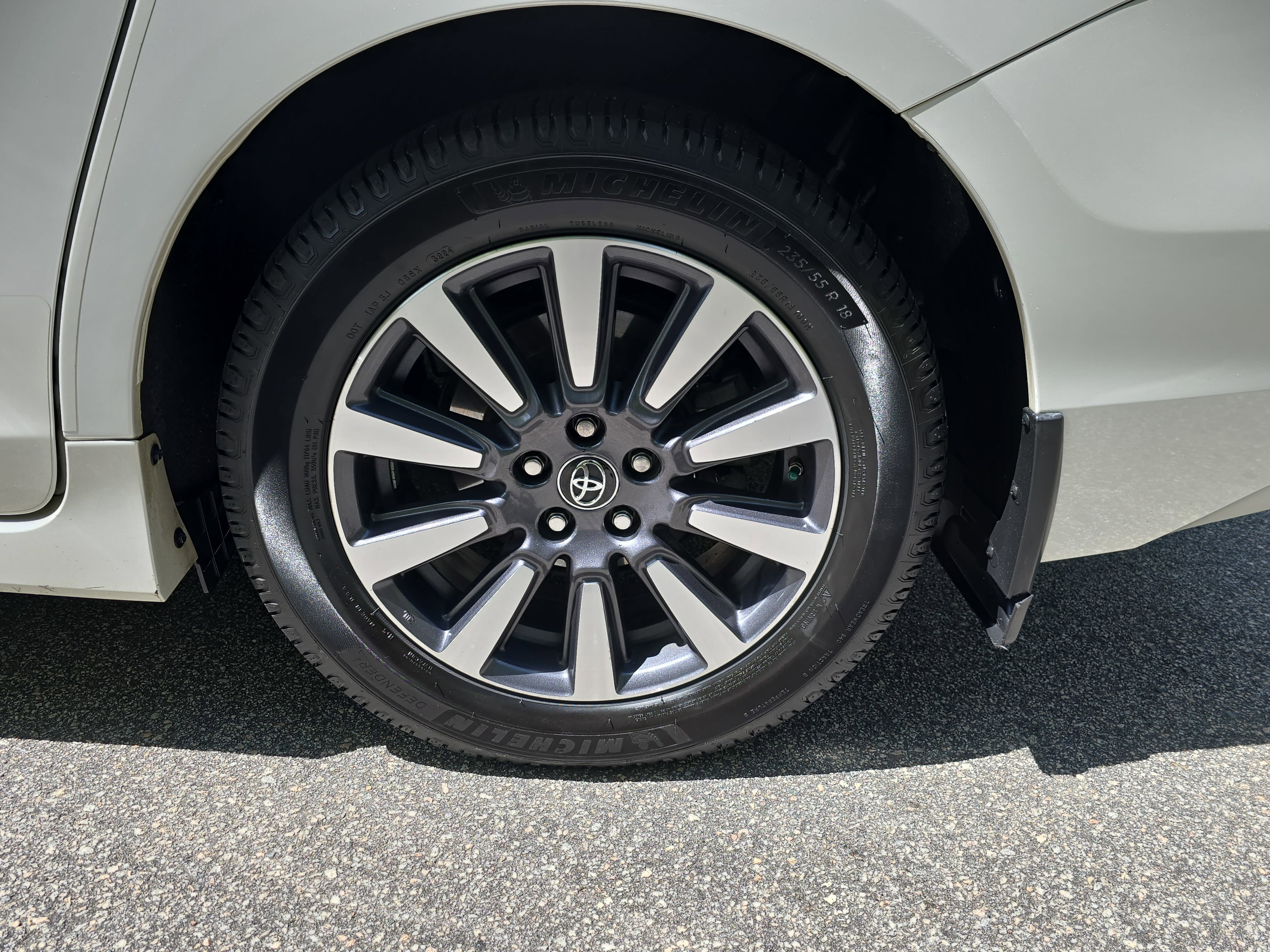Used 2018 Toyota Sienna Limited image 33