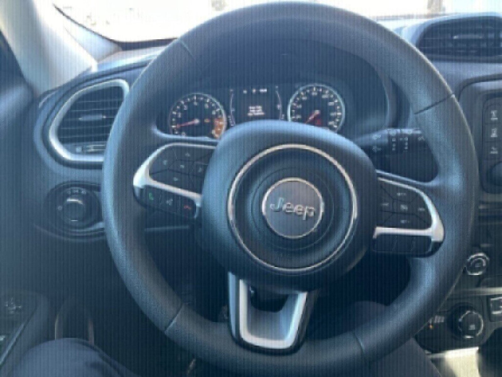 Used 2018 Jeep Renegade Sport w/ Power & Air Group image 14