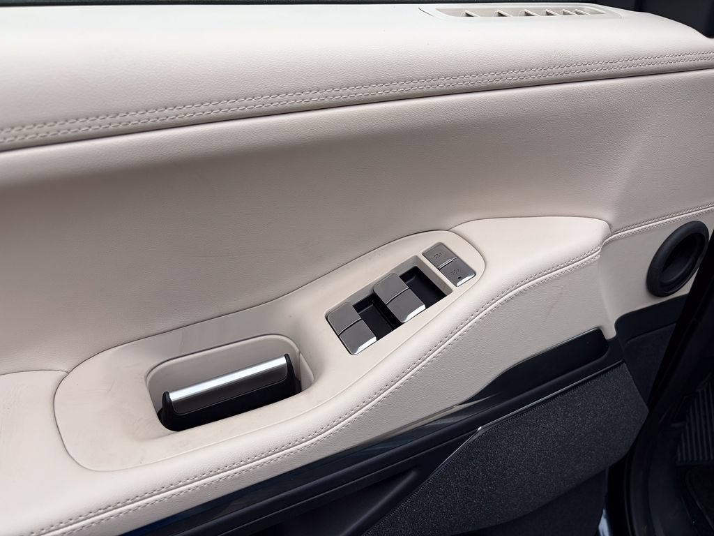 New 2027 Lincoln Navigator Reserve AWD/4WD image 16