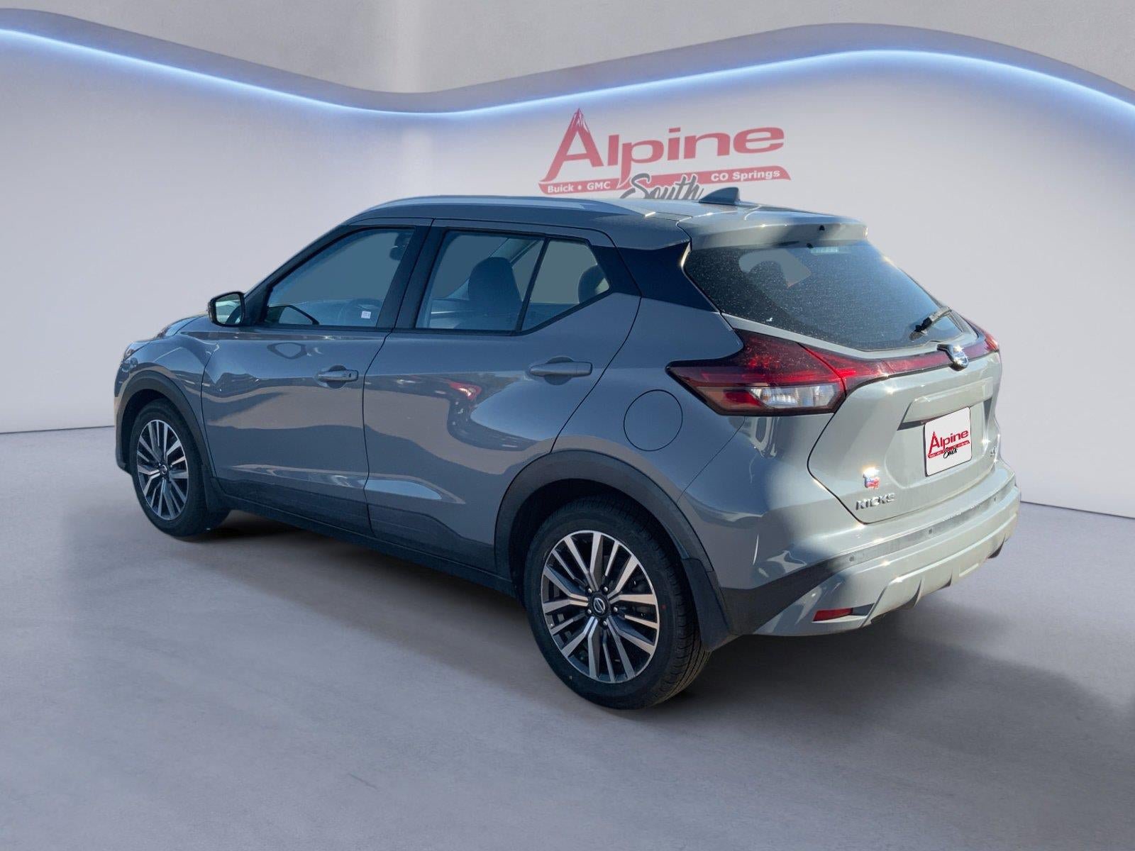 Used 2021 Nissan Kicks SV FWD image 3