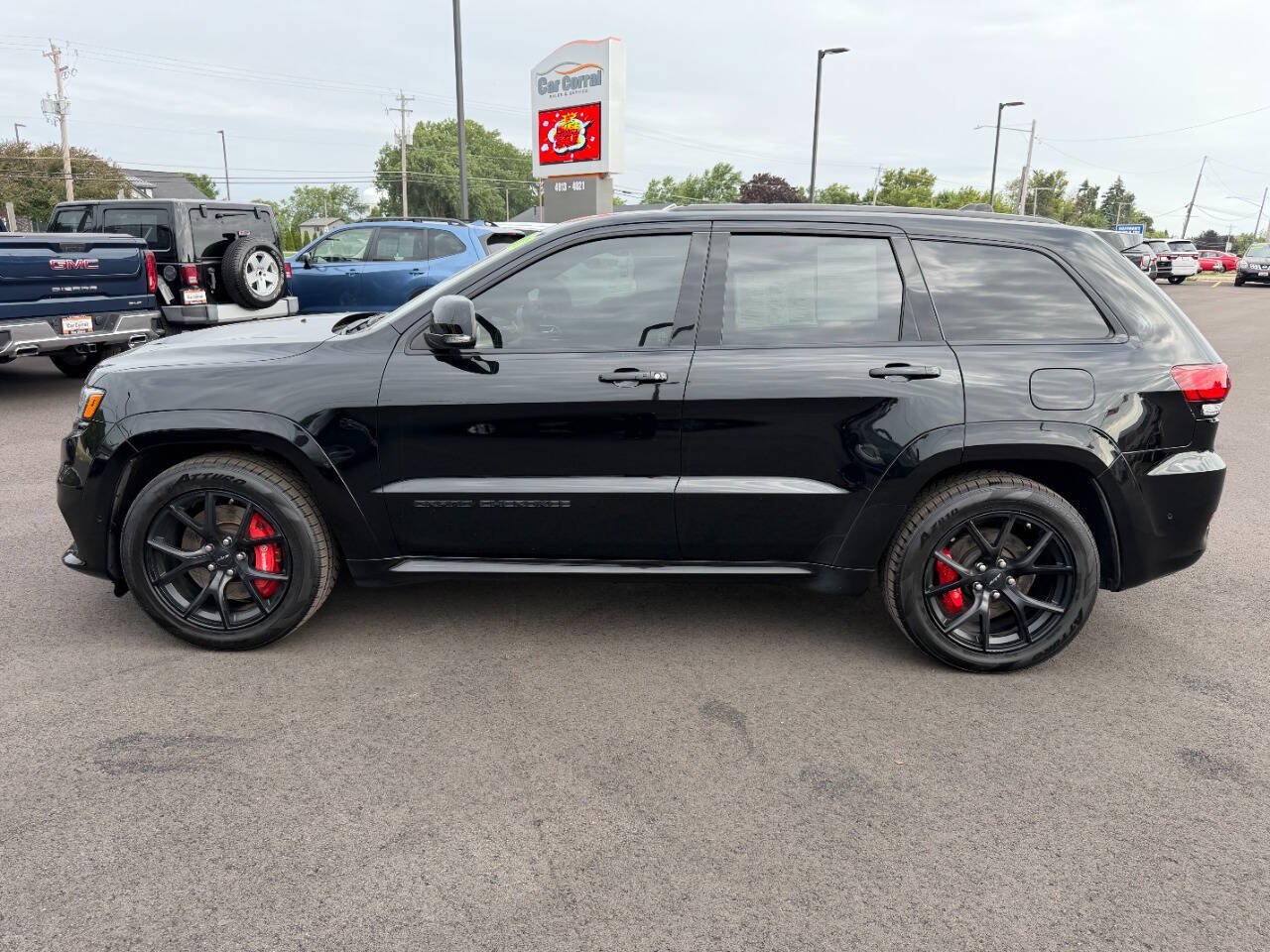 Used 2019 Jeep Grand Cherokee SRT w/ Trailer Tow Group IV AWD/4WD image 2