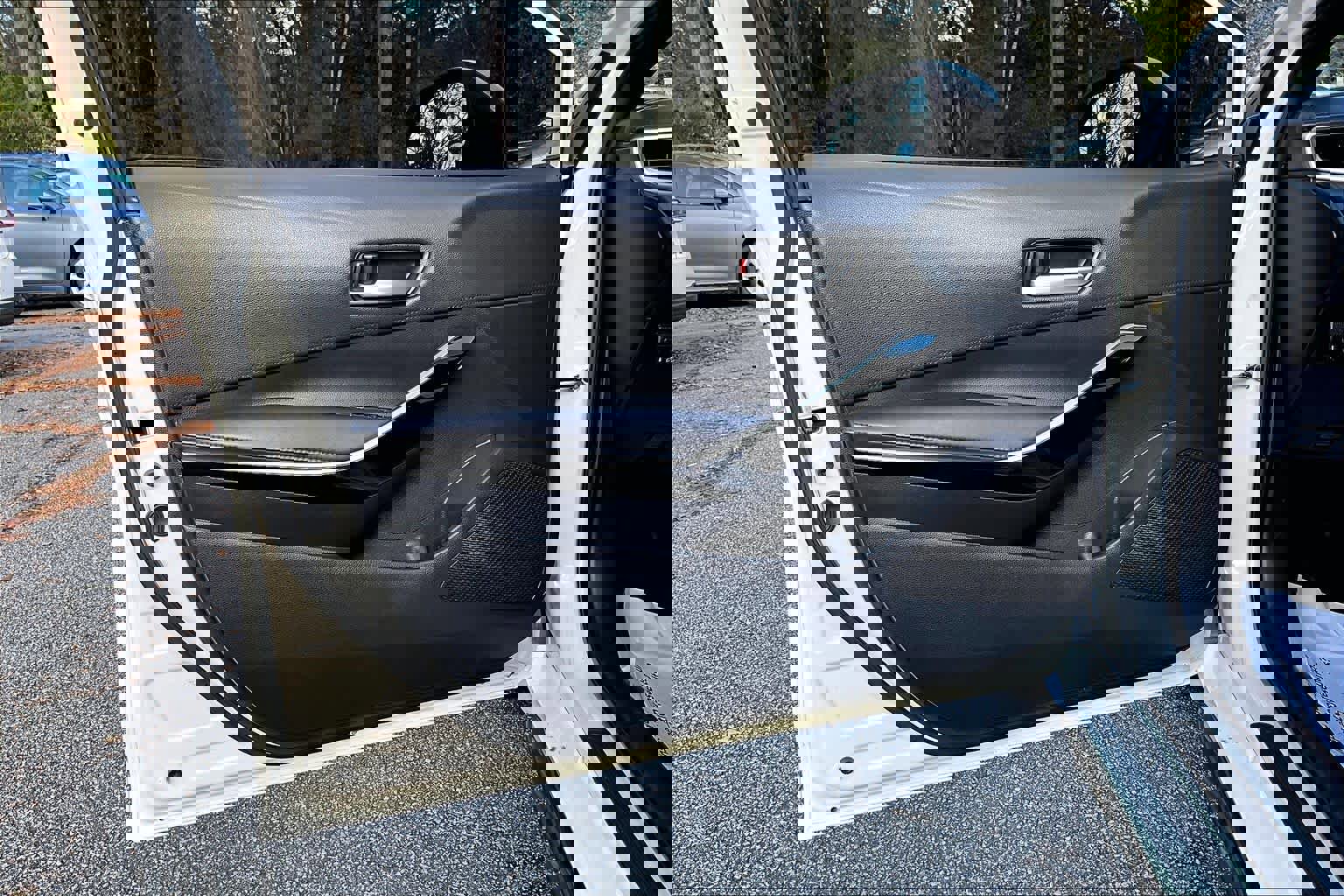 Used 2020 Toyota Corolla XSE image 21