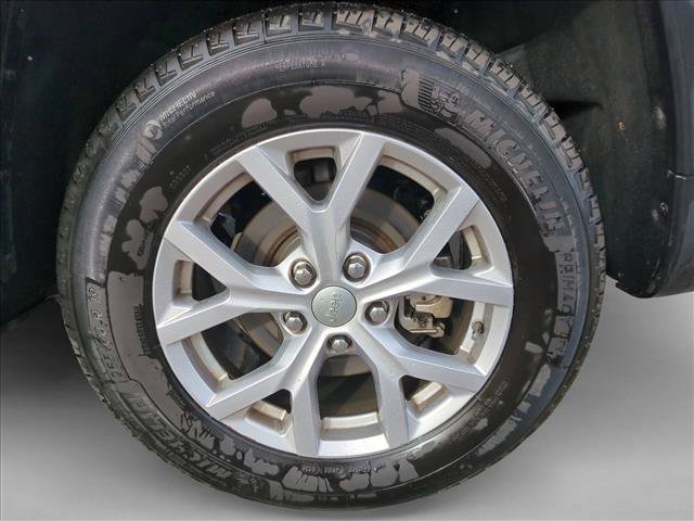 Used 2022 Jeep Grand Cherokee Limited w/ Luxury Tech Group II image 14