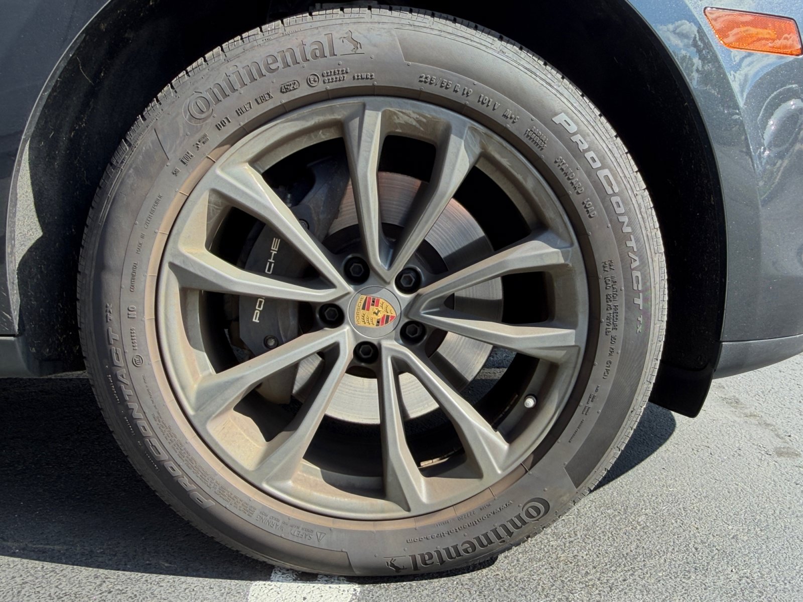 Used 2023 Porsche Macan AWD/4WD image 8
