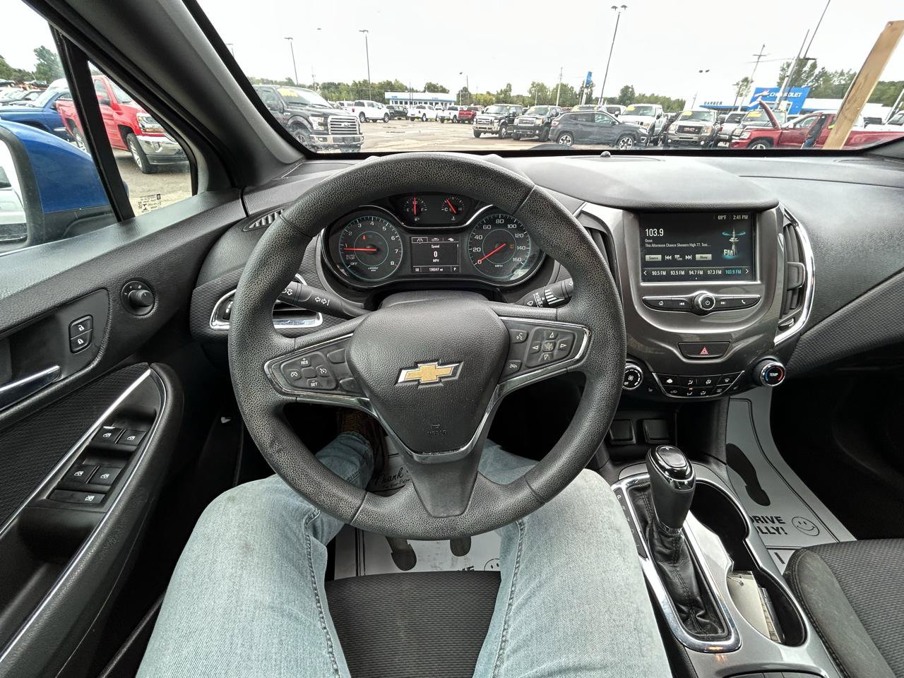 Used 2018 Chevrolet Cruze LT w/ Convenience Package FWD image 28