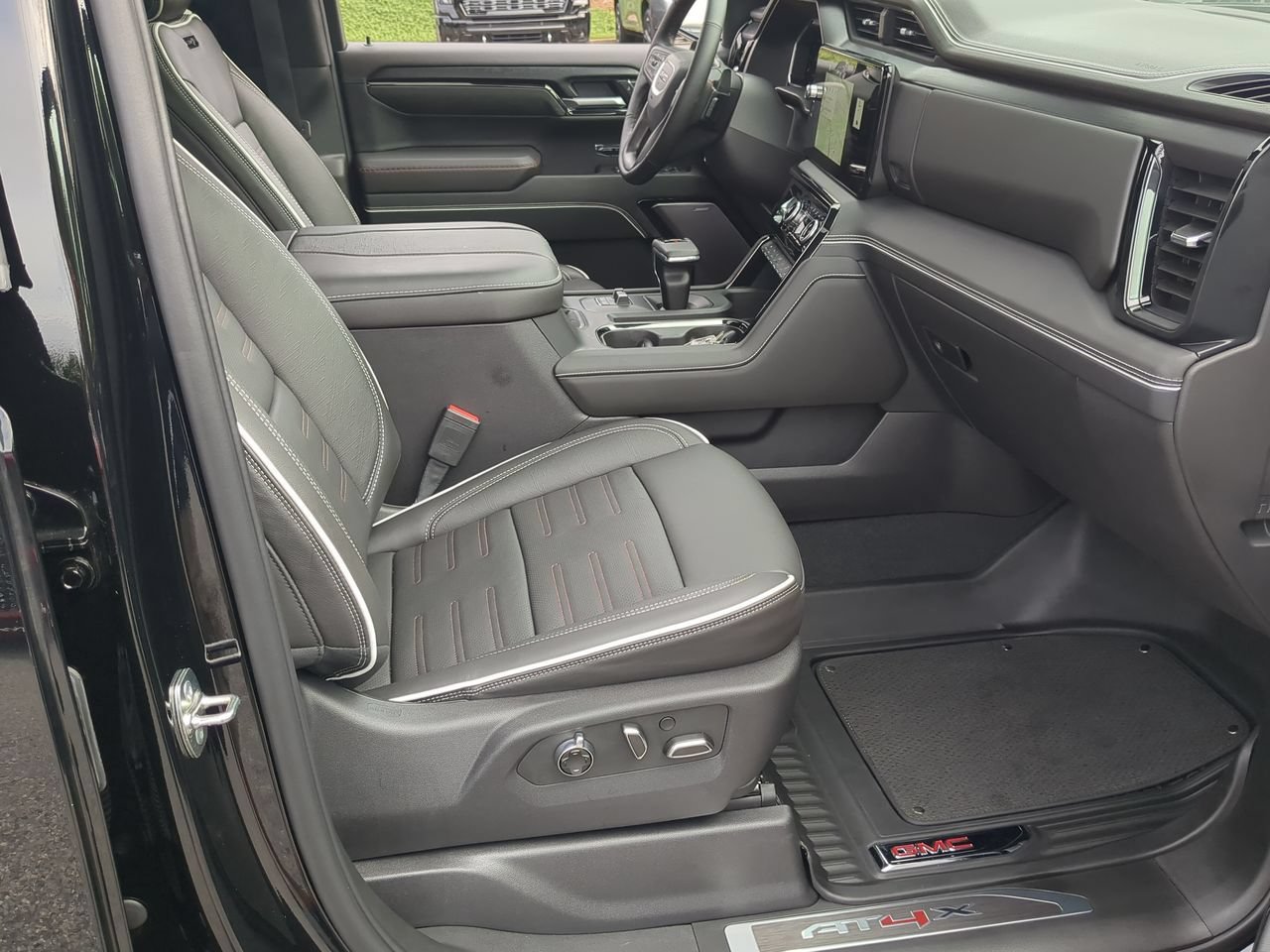 Used 2026 GMC Sierra 1500 AT4X AWD/4WD image 29