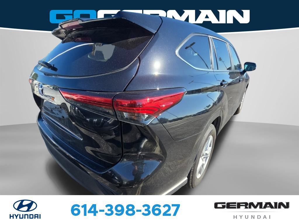 Used 2023 Toyota Highlander L FWD image 9