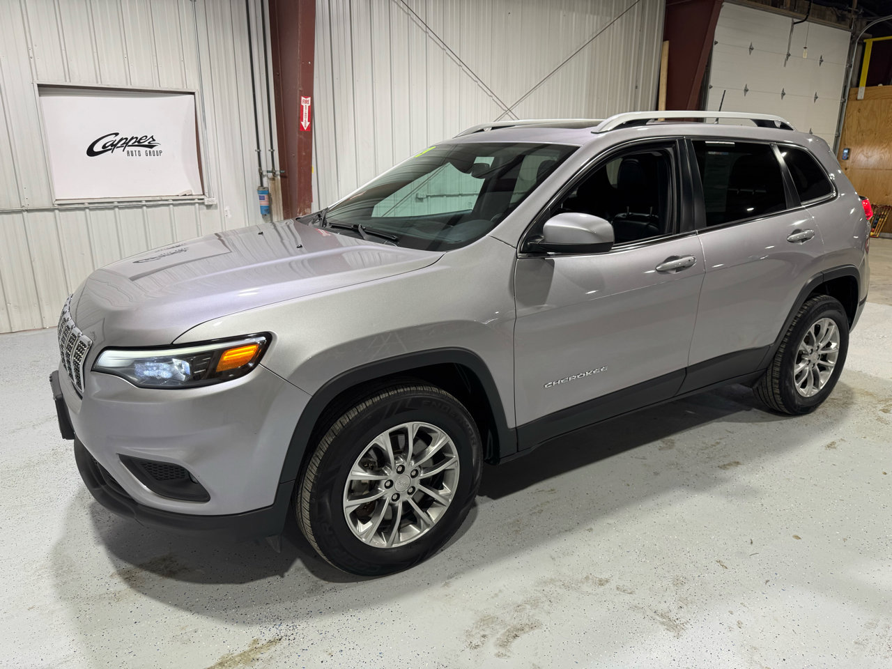 Used 2019 Jeep Cherokee Latitude Plus w/ Comfort/Convenience Group image 3