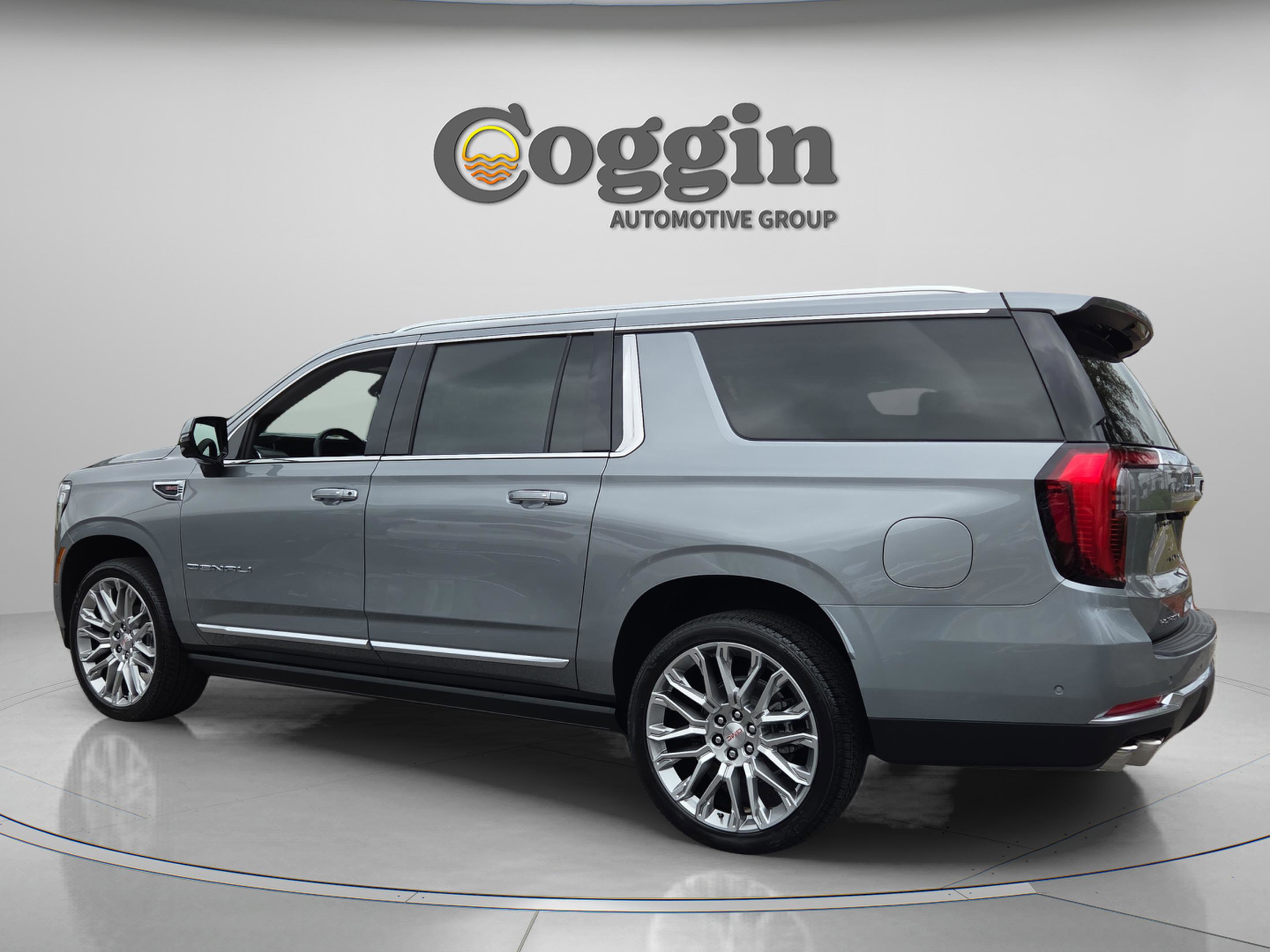 New 2026 GMC Yukon XL Denali w/ Denali Reserve Package AWD/4WD image 3