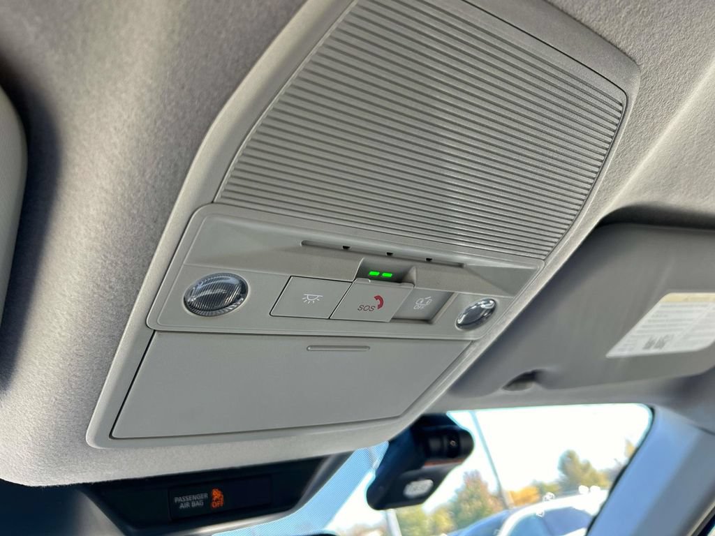 New 2026 Nissan Kicks SR w/ Illumination Package FWD image 29