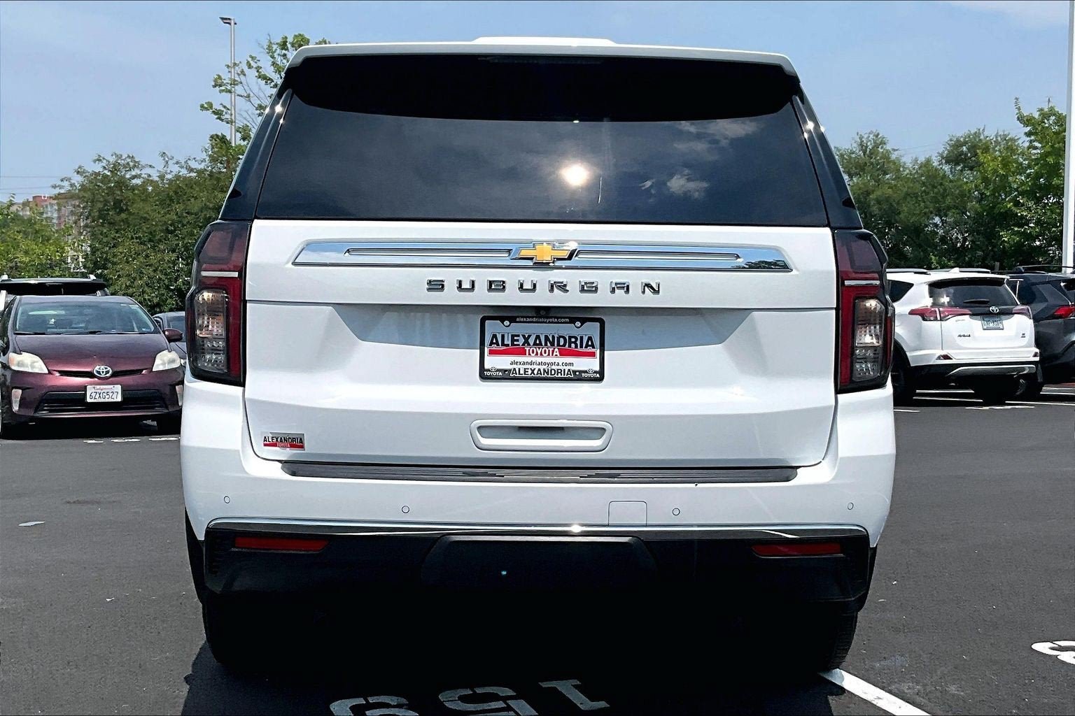 Used 2023 Chevrolet Suburban LS w/ Driver Alert Package AWD/4WD image 4