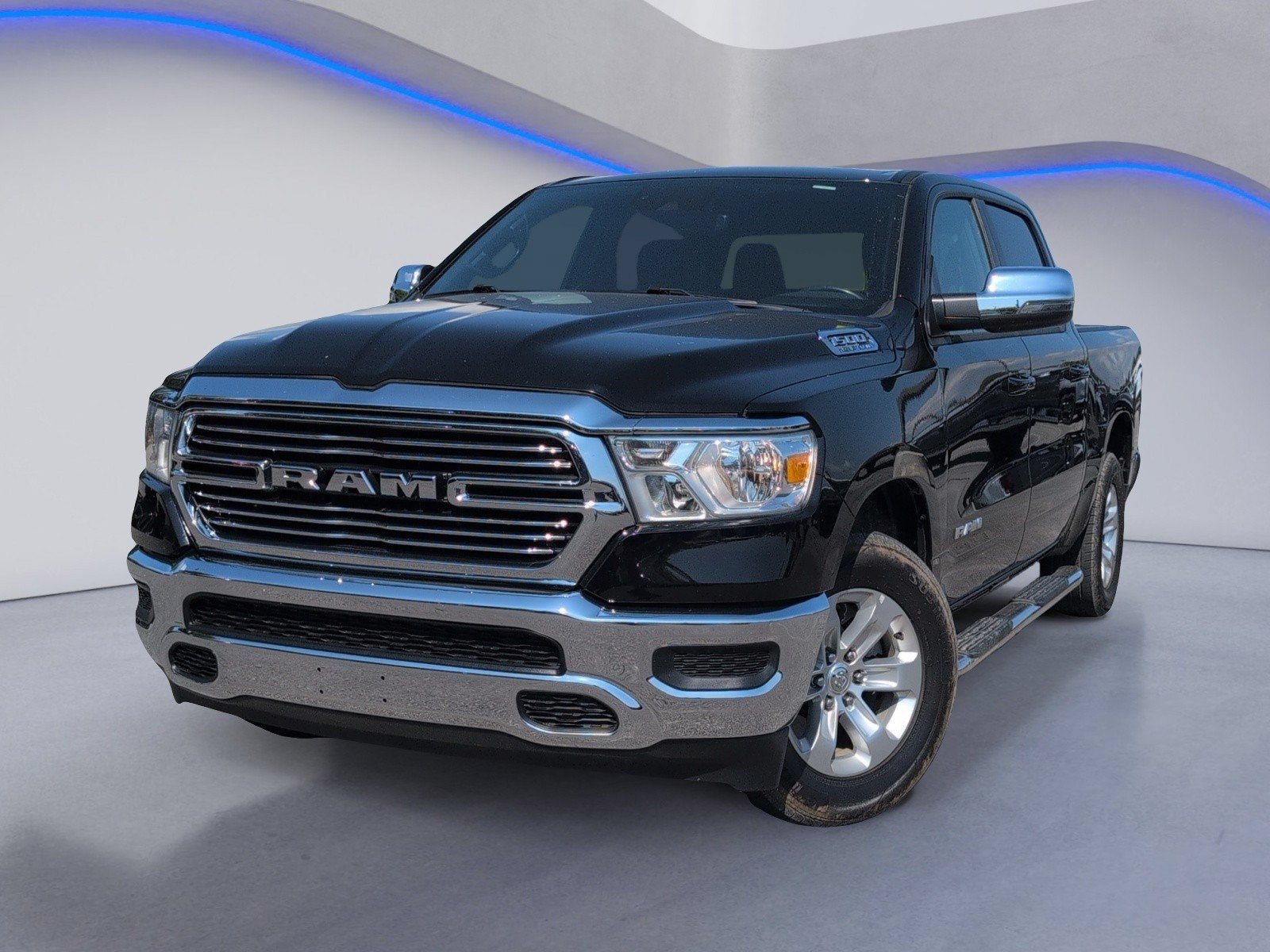 Used 2024 RAM 1500 Laramie AWD/4WD image 2