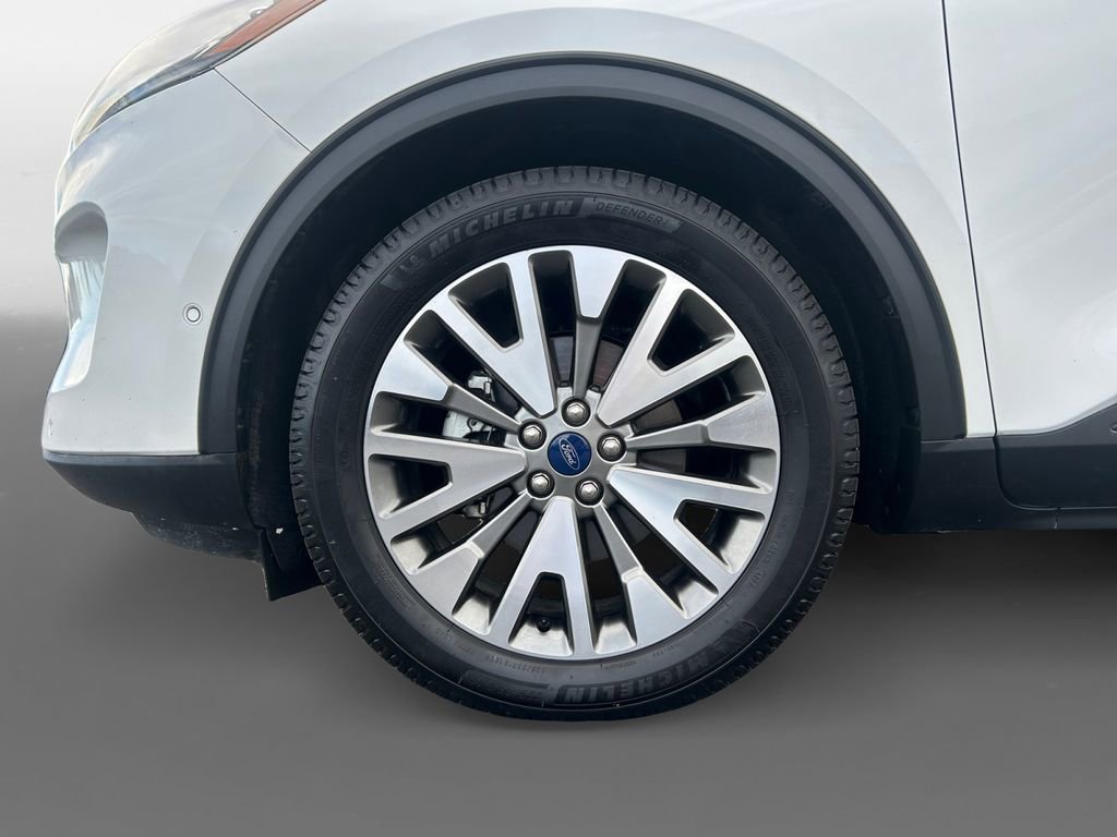 Used 2020 Ford Escape Titanium image 16
