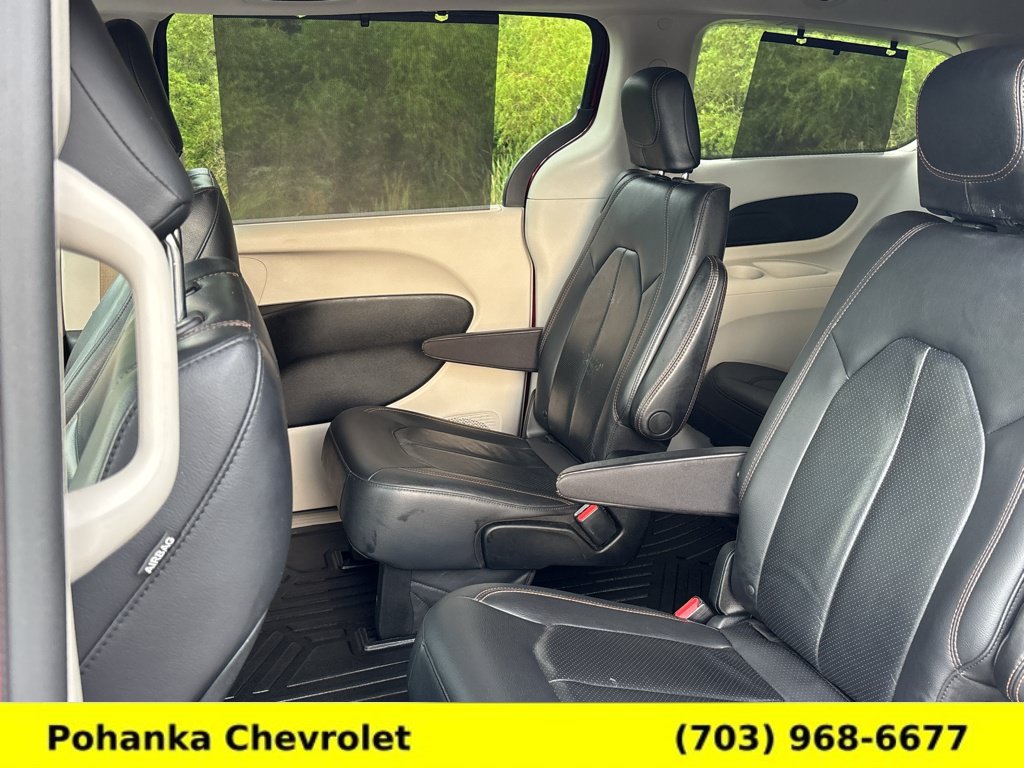 Used 2018 Chrysler Pacifica Touring-L w/ Tire & Wheel Group FWD image 22