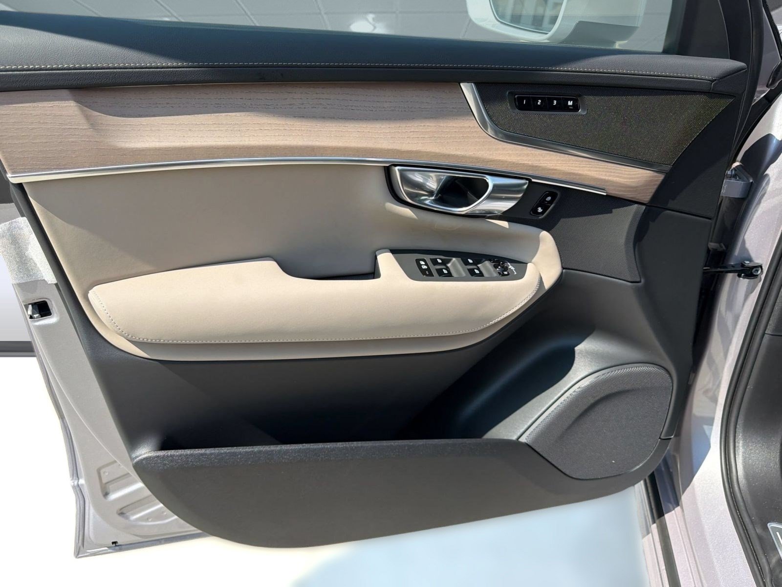 New 2026 Volvo XC90 B6 Plus w/ Protection Package AWD/4WD image 13