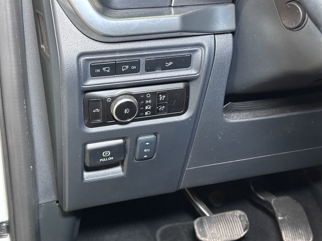 Certified 2023 Ford F150 Lariat w/ Equipment Group 502A High image 28