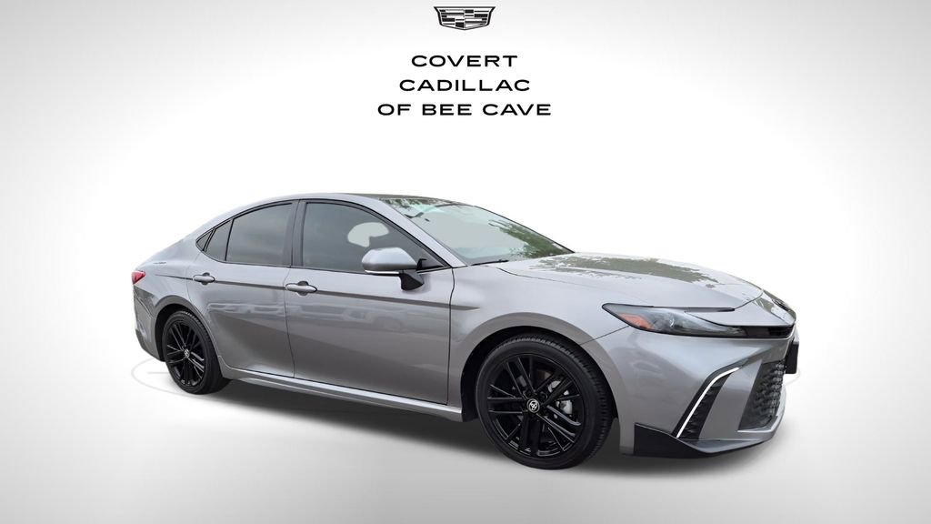 Used 2025 Toyota Camry SE w/ Convenience Package image 1