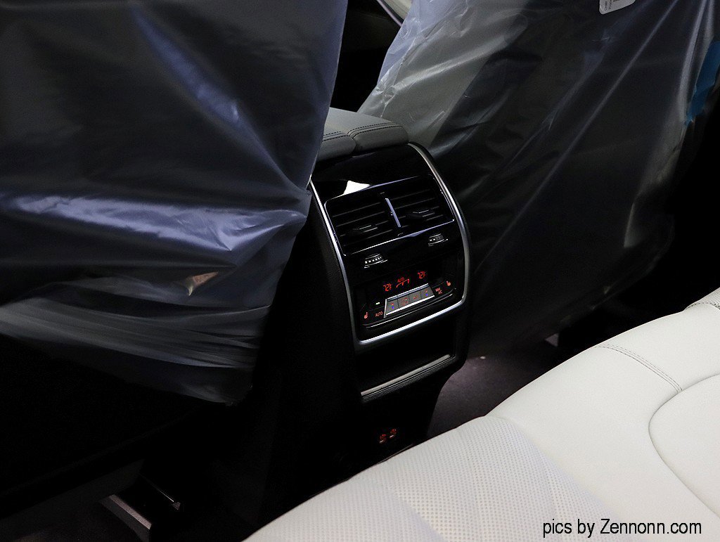 Used 2026 BMW X5 xDrive40i w/ M Sport Package image 27
