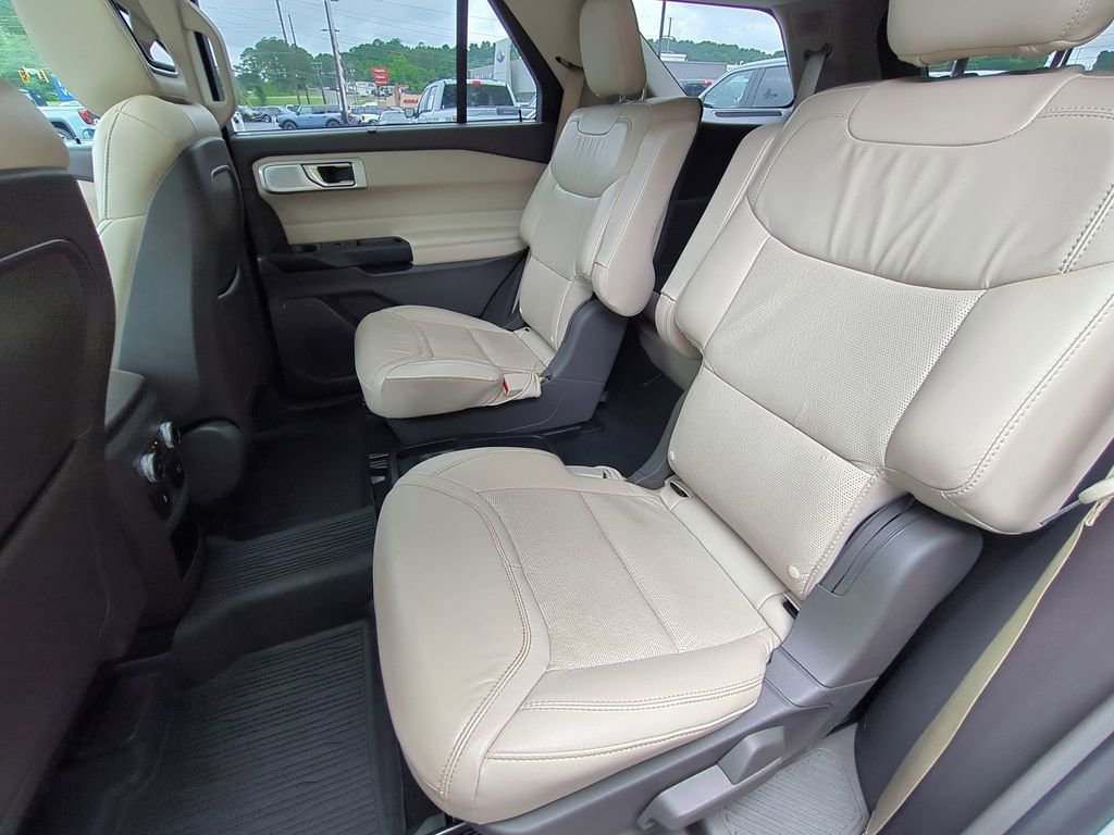 Used 2020 Ford Explorer Platinum w/ Premium Technology Package AWD/4WD image 15