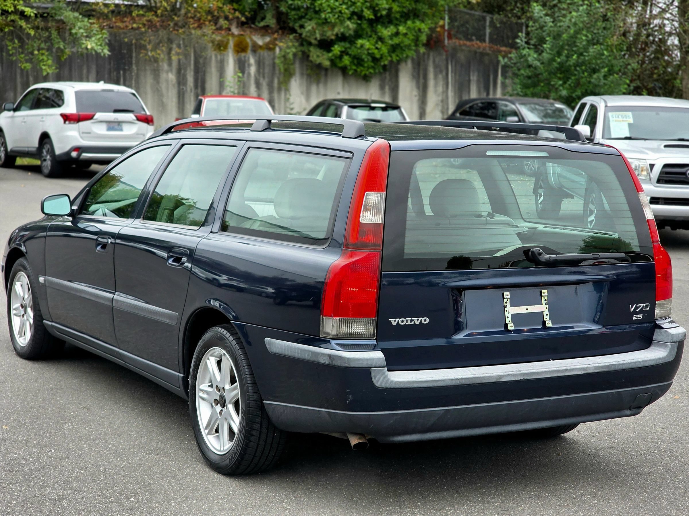 Used 2004 Volvo V70 2.5T FWD image 7