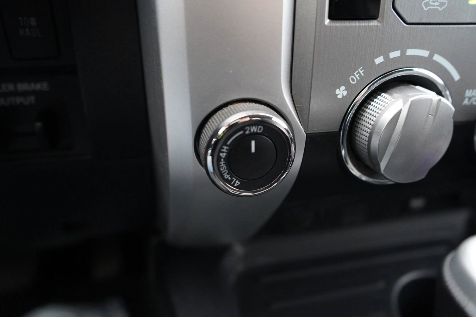 Used 2017 Toyota Tundra SR5 image 11