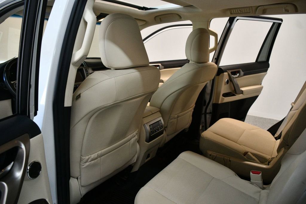 Used 2021 Lexus GX 460 Premium w/ Accessory Package AWD/4WD image 32