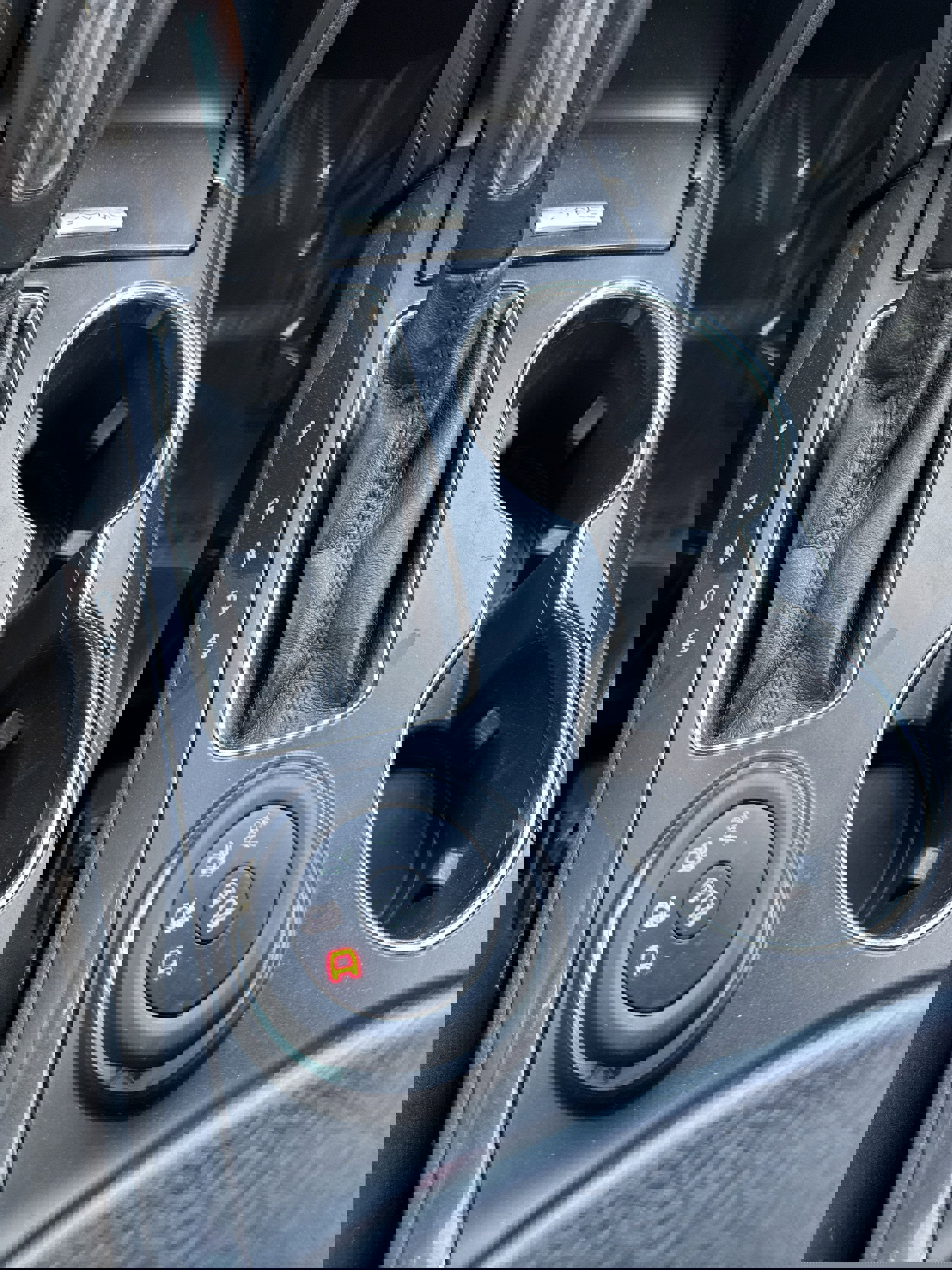 Used 2018 Ford Explorer XLT w/ Equipment Group 202A image 23