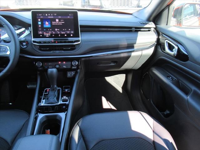 New 2026 Jeep Compass Latitude image 13