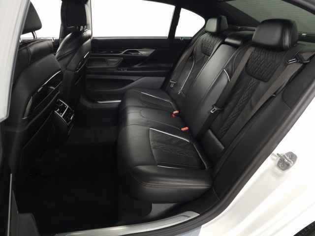 Used 2022 BMW 740i xDrive w/ M Sport Package image 41