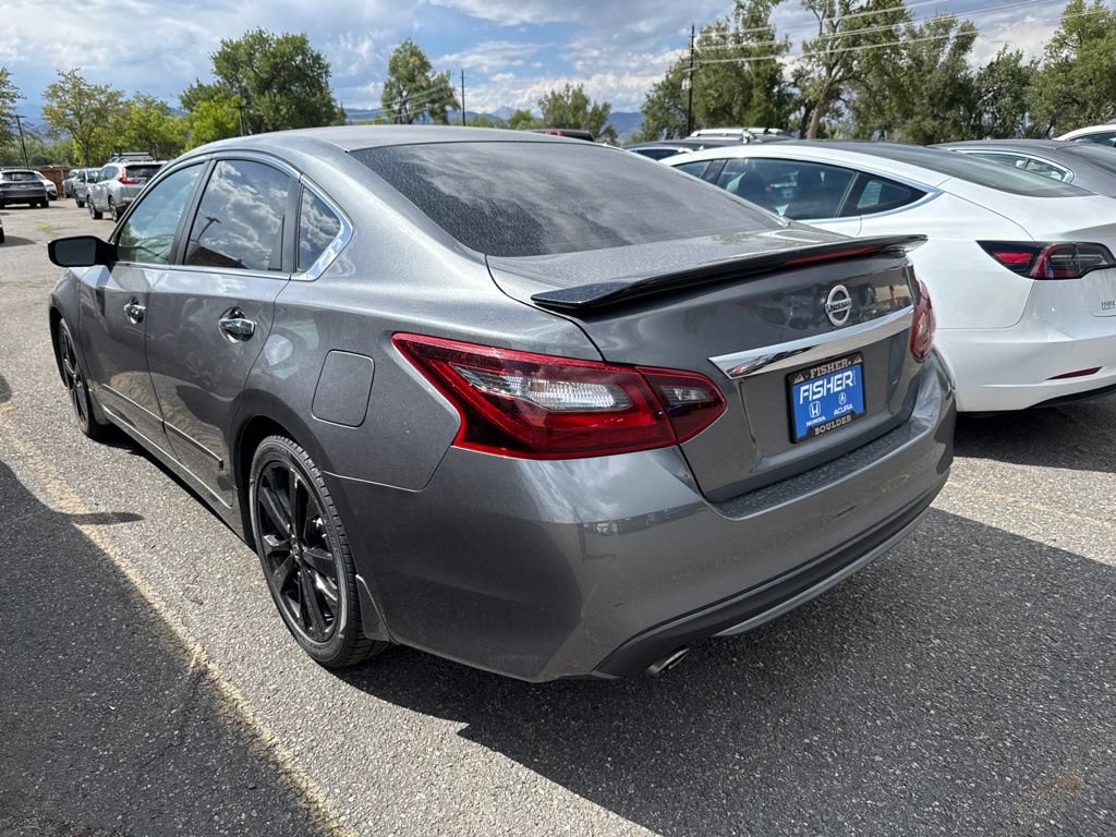 Used 2017 Nissan Altima 2.5 SR w/ Midnight Edition Package FWD image 2