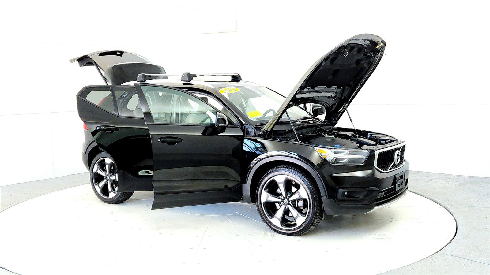 Used 2021 Volvo XC40 T5 Momentum w/ Premium Package image 12
