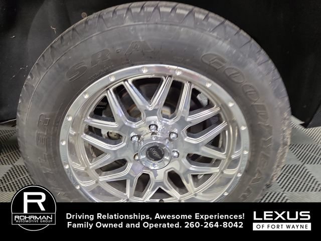 Used 2016 Chevrolet Tahoe LT w/ Luxury Package AWD/4WD image 12