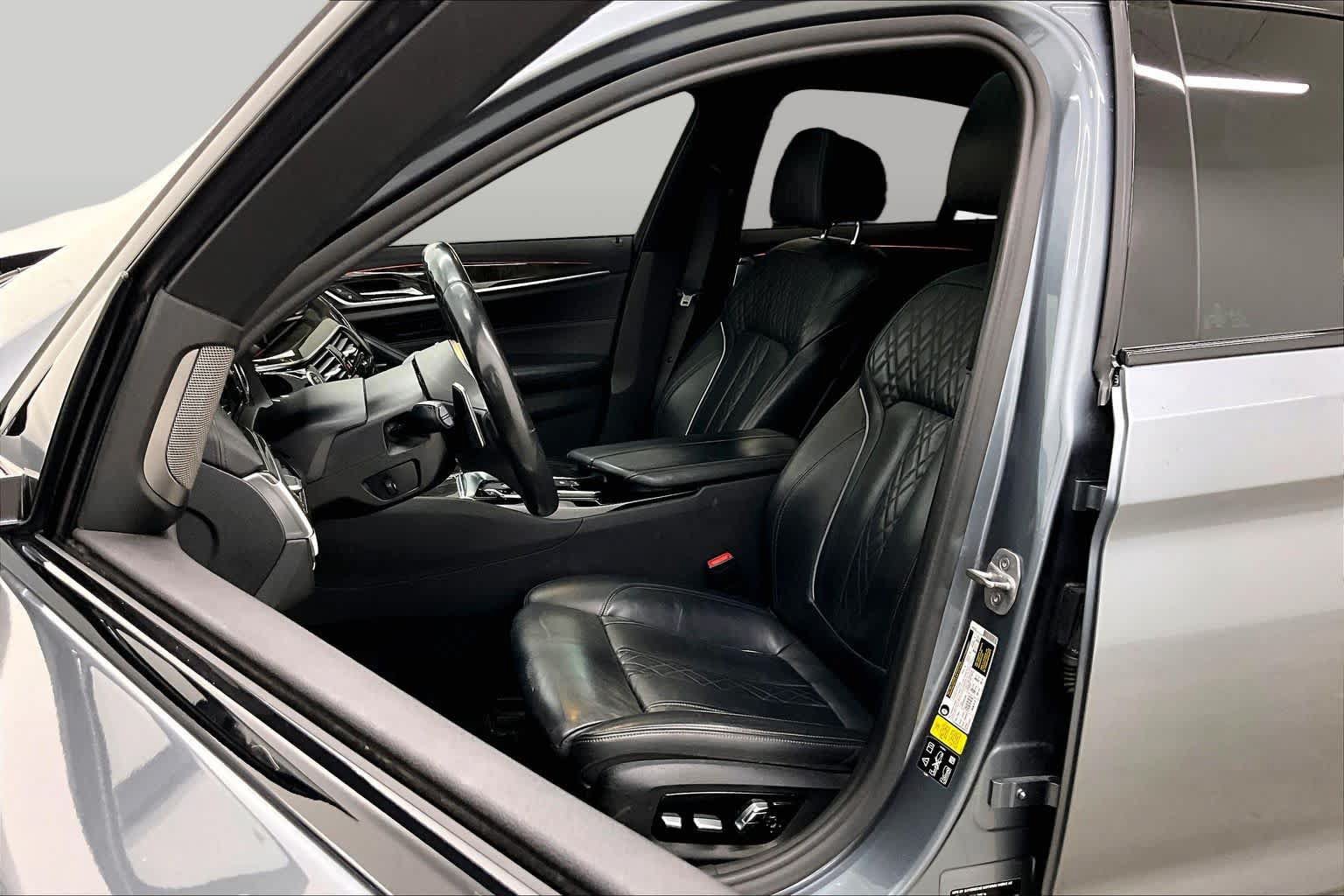 Used 2019 BMW M550i xDrive w/ Premium Package 2 AWD/4WD image 8