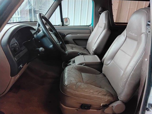 Used 1995 Ford Bronco XLT image 9