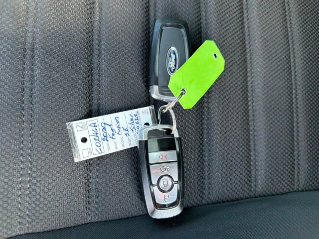 Used 2020 Ford Fusion SE image 32