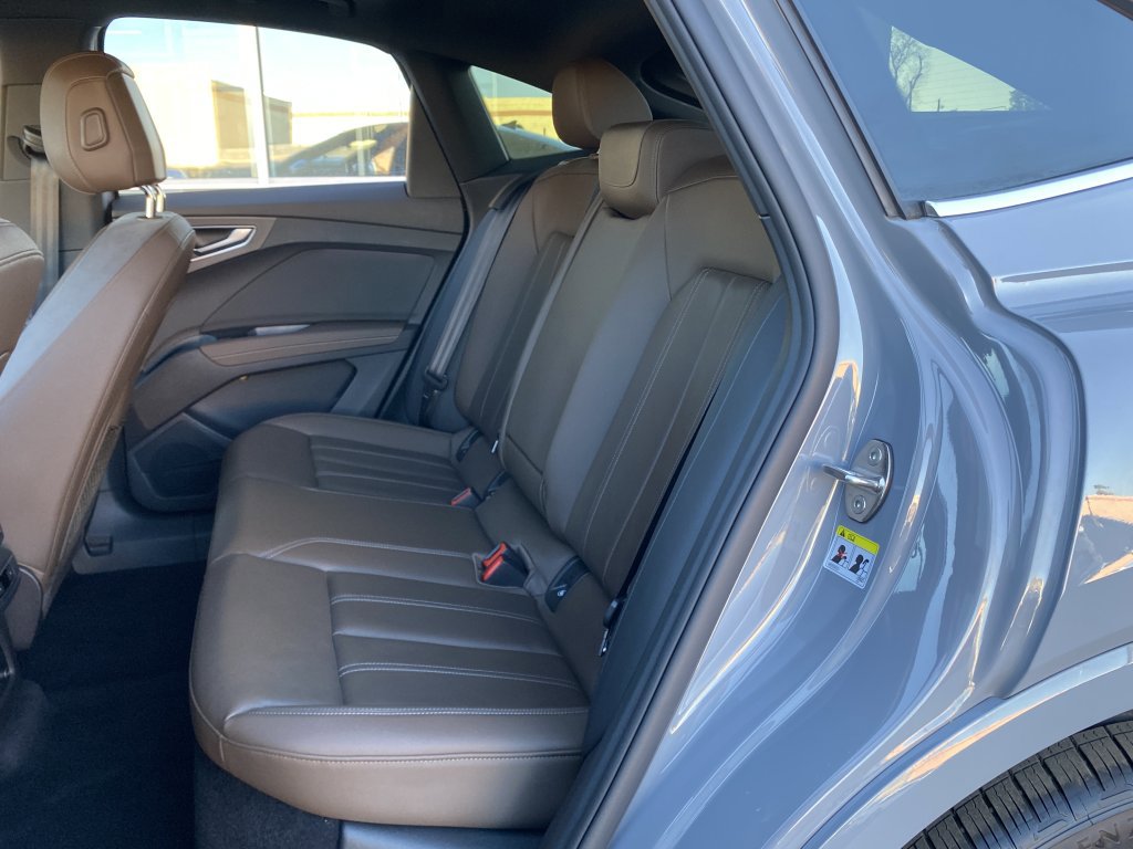 Used 2023 Audi Q4 e-tron Prestige image 15