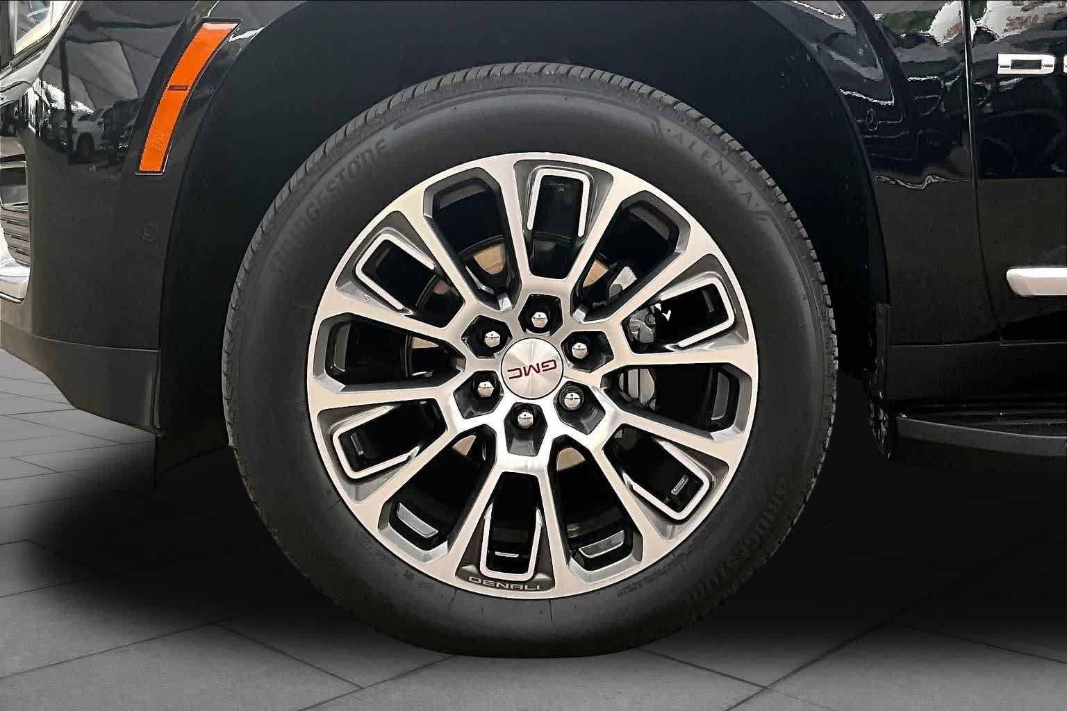 Used 2026 GMC Yukon Denali AWD/4WD image 11