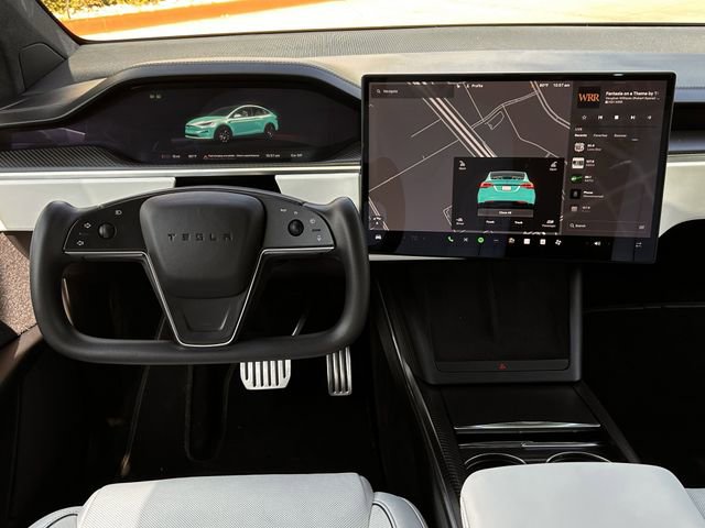 Used 2023 Tesla Model X Plaid image 12