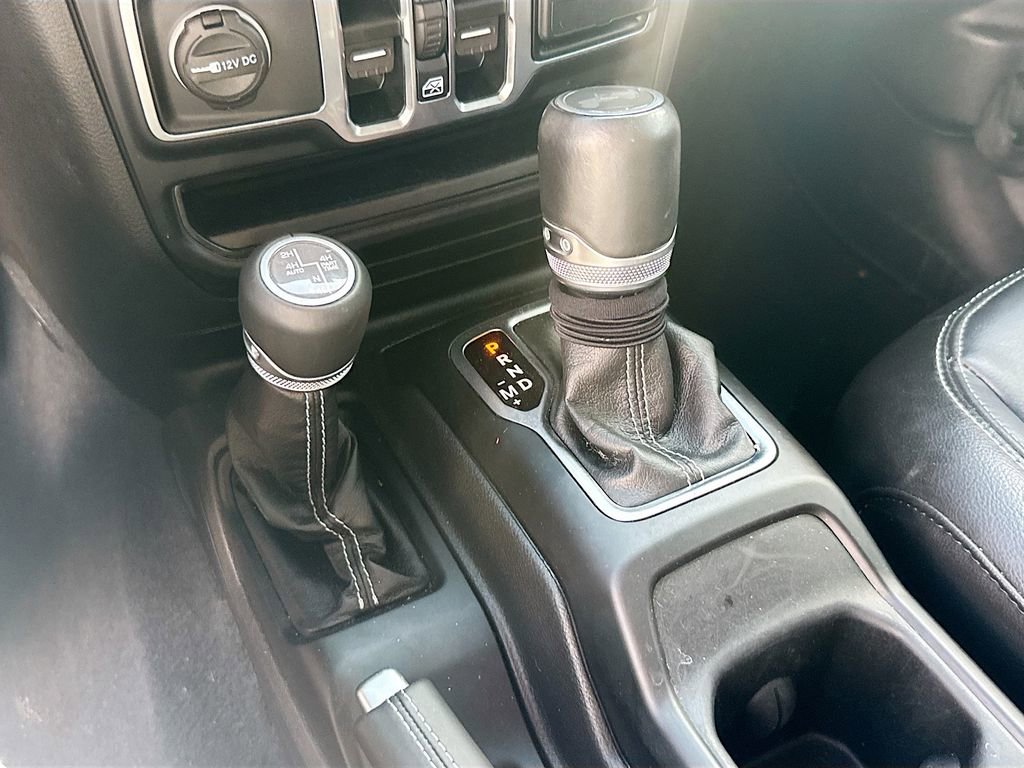 Used 2022 Jeep Wrangler Unlimited Sahara w/ Safety Group AWD/4WD image 18