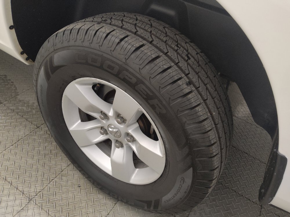 Used 2020 RAM 1500 Classic SLT AWD/4WD image 31